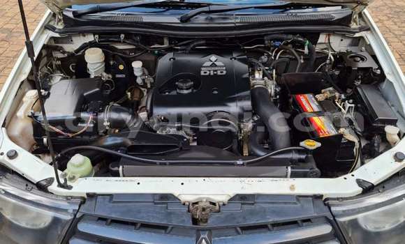 Buy Used Mitsubishi Triton White Car in Lusaka in Zambia Buy Used Mitsubishi Triton White Car in Lusaka in Zambia