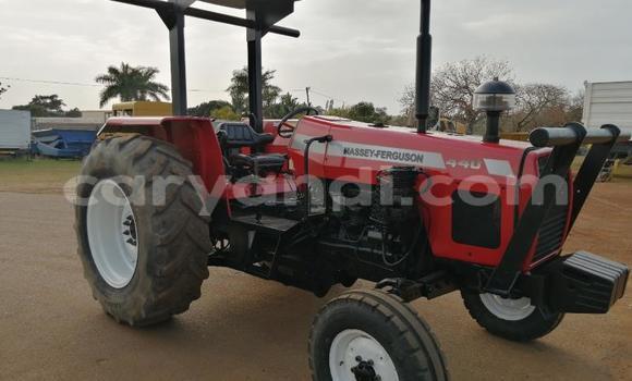 Acheter Occasion Utilitaire Caterpillar 120 Rouge à Lusaka, Zambie Acheter Occasion Utilitaire Caterpillar 120 Rouge à Lusaka, Zambie