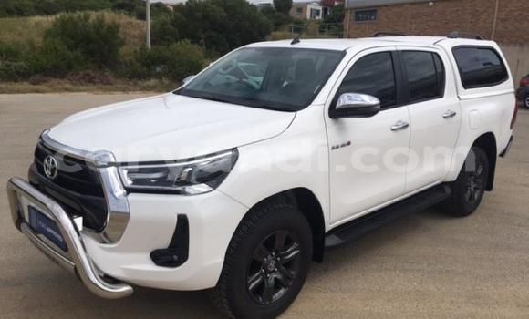Buy Used Toyota Hilux White Car in Chililabombwe in Copperbelt Buy Used Toyota Hilux White Car in Chililabombwe in Copperbelt