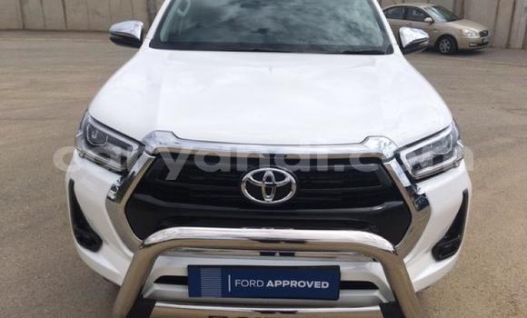 Buy Used Toyota Hilux White Car in Chililabombwe in Copperbelt Buy Used Toyota Hilux White Car in Chililabombwe in Copperbelt