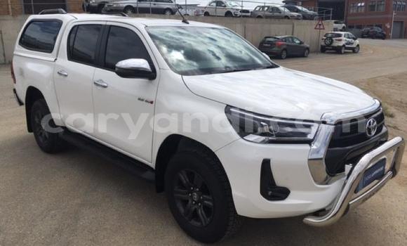 Buy Used Toyota Hilux White Car in Chililabombwe in Copperbelt Buy Used Toyota Hilux White Car in Chililabombwe in Copperbelt