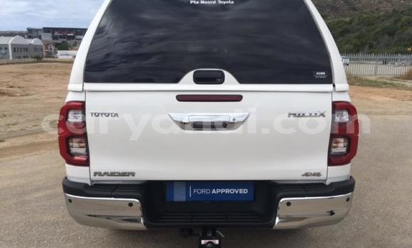 Buy Used Toyota Hilux White Car in Chililabombwe in Copperbelt Buy Used Toyota Hilux White Car in Chililabombwe in Copperbelt