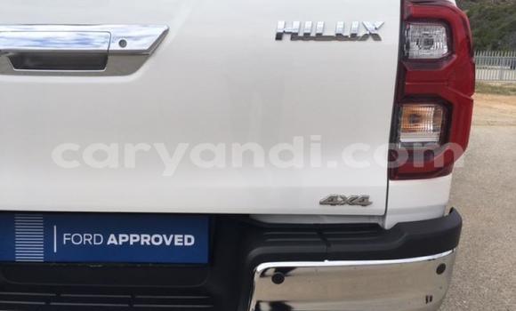 Buy Used Toyota Hilux White Car in Chililabombwe in Copperbelt Buy Used Toyota Hilux White Car in Chililabombwe in Copperbelt