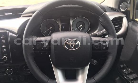 Buy Used Toyota Hilux White Car in Chililabombwe in Copperbelt Buy Used Toyota Hilux White Car in Chililabombwe in Copperbelt