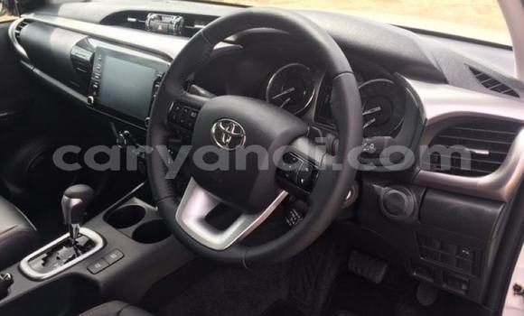 Buy Used Toyota Hilux White Car in Chililabombwe in Copperbelt Buy Used Toyota Hilux White Car in Chililabombwe in Copperbelt