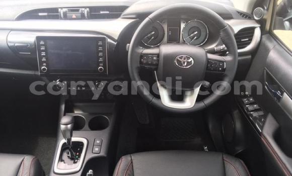 Buy Used Toyota Hilux White Car in Chililabombwe in Copperbelt Buy Used Toyota Hilux White Car in Chililabombwe in Copperbelt