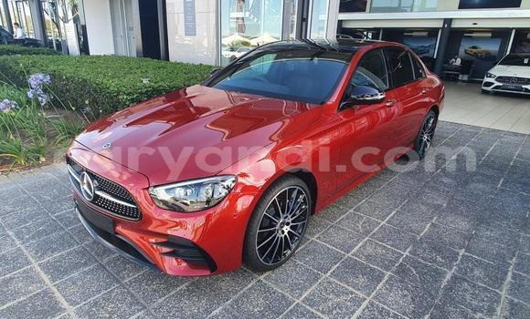 Nunua Ilio tumika Mercedes‒Benz E–Class Nyekundu Gari ndani ya Lusaka nchini Zambia Nunua Ilio tumika Mercedes‒Benz E–Class Nyekundu Gari ndani ya Lusaka nchini Zambia