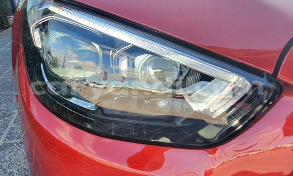 Nunua Ilio tumika Mercedes‒Benz E–Class Nyekundu Gari ndani ya Lusaka nchini Zambia Nunua Ilio tumika Mercedes‒Benz E–Class Nyekundu Gari ndani ya Lusaka nchini Zambia