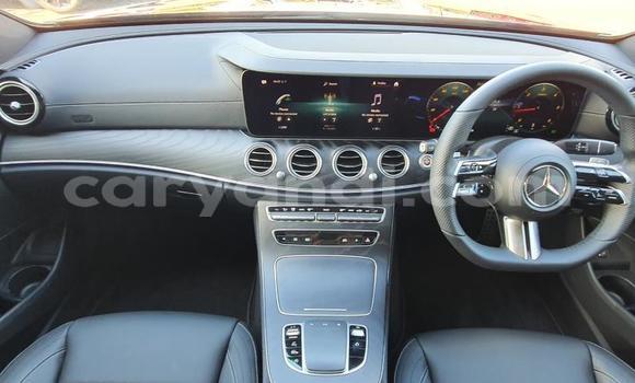 Nunua Ilio tumika Mercedes‒Benz E–Class Nyekundu Gari ndani ya Lusaka nchini Zambia Nunua Ilio tumika Mercedes‒Benz E–Class Nyekundu Gari ndani ya Lusaka nchini Zambia