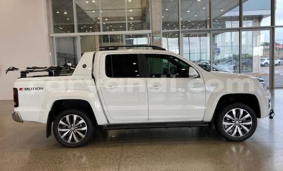 Buy Used Volkswagen Amarok White Car in Lusaka in Zambia Buy Used Volkswagen Amarok White Car in Lusaka in Zambia