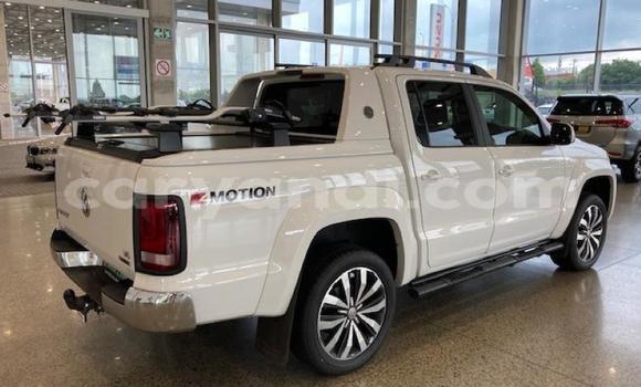 Buy Used Volkswagen Amarok White Car in Lusaka in Zambia Buy Used Volkswagen Amarok White Car in Lusaka in Zambia