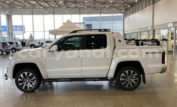 Buy Used Volkswagen Amarok White Car in Lusaka in Zambia Buy Used Volkswagen Amarok White Car in Lusaka in Zambia