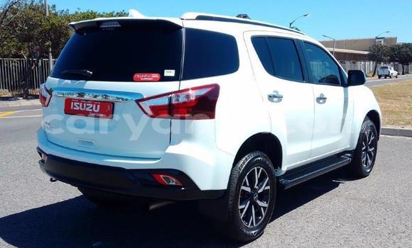 Acheter Occasion Voiture Isuzu MU-X Blanc à Choma, Du sud Acheter Occasion Voiture Isuzu MU-X Blanc à Choma, Du sud