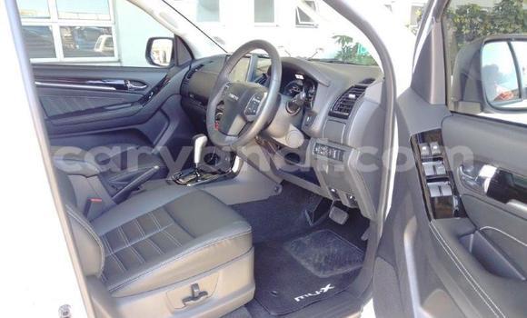 Tenga Tsaru Isuzu MU-X Chena Mota in Choma in Southern Tenga Tsaru Isuzu MU-X Chena Mota in Choma in Southern