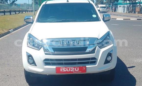 Tenga Tsaru Isuzu D–MAX Chena Mota in Chipata in Zambia Tenga Tsaru Isuzu D–MAX Chena Mota in Chipata in Zambia