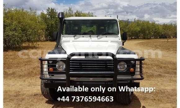 Acheter Occasion Voiture Land Rover Defender Blanc à Lusaka, Zambie