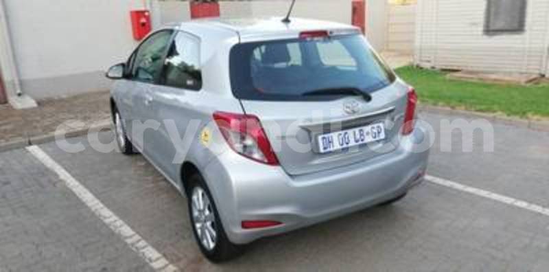 Big with watermark yaris 2014 8