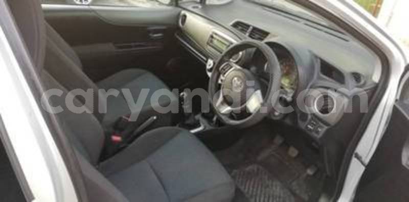 Big with watermark yaris 2014 5