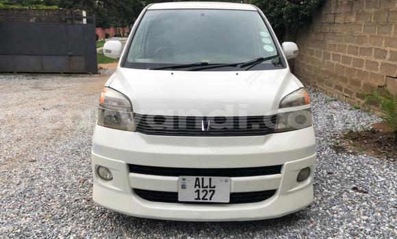 Acheter Occasion Voiture Toyota Noah Blanc à Lusaka, Zambie