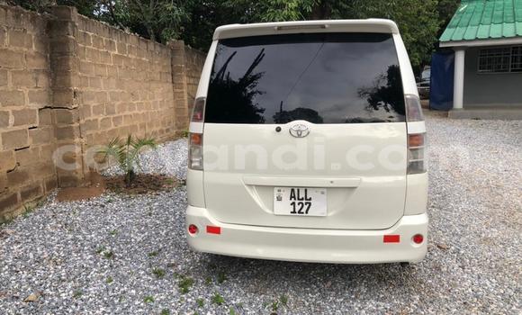 Acheter Occasion Voiture Toyota Noah Blanc à Lusaka, Zambie Acheter Occasion Voiture Toyota Noah Blanc à Lusaka, Zambie