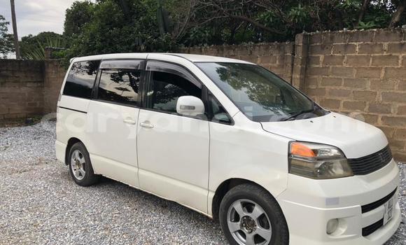 Acheter Occasion Voiture Toyota Noah Blanc à Lusaka, Zambie Acheter Occasion Voiture Toyota Noah Blanc à Lusaka, Zambie