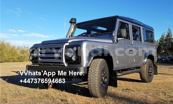 Tenga Tsaru Land Rover Defender Sirivha Mota in Lusaka in Zambia