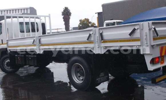 Acheter Occasion Utilitaire Isuzu FTR 850 Blanc à Chipata, Zambie Acheter Occasion Utilitaire Isuzu FTR 850 Blanc à Chipata, Zambie