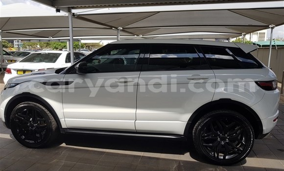 Acheter Occasion Voiture Land Rover Range Rover Evoque Blanc à Kitwe, Zambie Acheter Occasion Voiture Land Rover Range Rover Evoque Blanc à Kitwe, Zambie