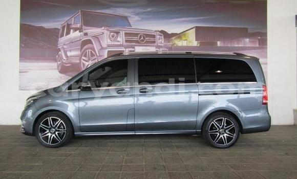 Nunua Ilio tumika Mercedes‒Benz Viano Fedha Gari ndani ya Chinsali nchini Kaskazini Nunua Ilio tumika Mercedes‒Benz Viano Fedha Gari ndani ya Chinsali nchini Kaskazini
