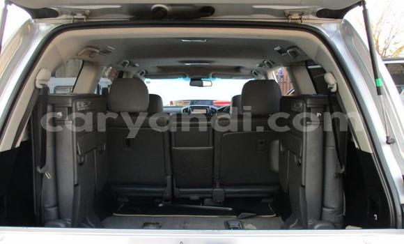 Nunua Ilio tumika Toyota Land Cruiser Fedha Gari ndani ya Lusaka nchini Zambia Nunua Ilio tumika Toyota Land Cruiser Fedha Gari ndani ya Lusaka nchini Zambia