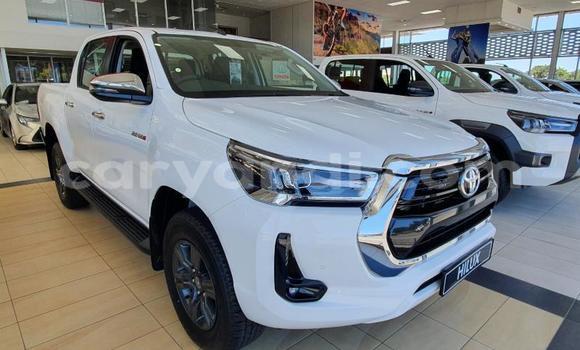 Buy Used Toyota Hilux White Car in Lusaka in Zambia