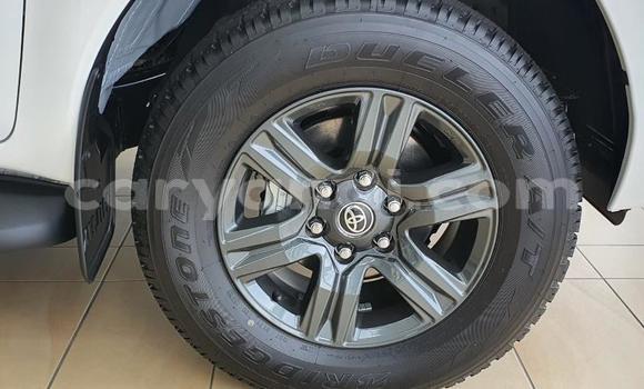 Acheter Occasion Voiture Toyota Hilux Blanc à Lusaka, Zambie Acheter Occasion Voiture Toyota Hilux Blanc à Lusaka, Zambie
