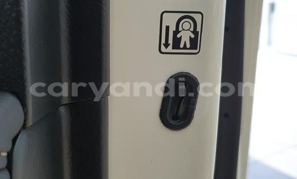 Acheter Occasion Voiture Toyota Hilux Blanc à Lusaka, Zambie Acheter Occasion Voiture Toyota Hilux Blanc à Lusaka, Zambie