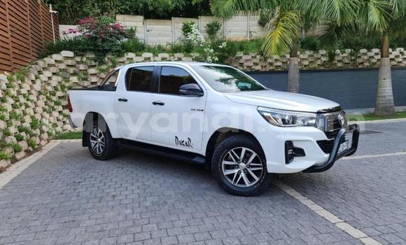 Acheter Occasion Voiture Toyota Hilux Blanc à Lusaka, Zambie
