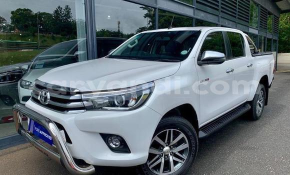 Nunua Ilio tumika Toyota Hilux Nyeupe Gari ndani ya Lusaka nchini Zambia