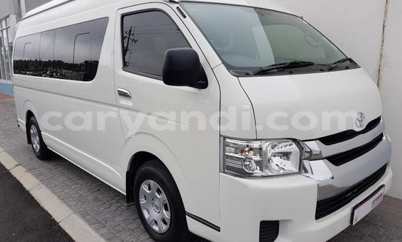 Tenga Tsaru Toyota Commuter Chena Mota in Chingola in Zambia Tenga Tsaru Toyota Commuter Chena Mota in Chingola in Zambia