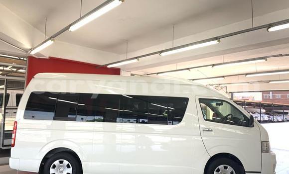 Tenga Tsaru Toyota Commuter Chena Mota in Chingola in Zambia Tenga Tsaru Toyota Commuter Chena Mota in Chingola in Zambia