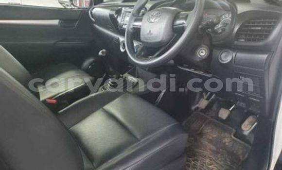 Acheter Occasion Voiture Toyota Hilux Blanc à Chambishi, Copperbelt Acheter Occasion Voiture Toyota Hilux Blanc à Chambishi, Copperbelt