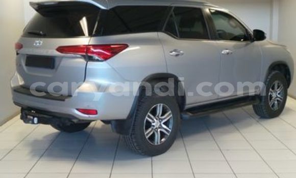 Acheter Occasion Voiture Toyota Fortuner Gris à Lundazi, Est Acheter Occasion Voiture Toyota Fortuner Gris à Lundazi, Est