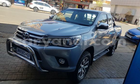 Acheter Occasion Voiture Toyota Hilux Gris à Chipata, Zambie Acheter Occasion Voiture Toyota Hilux Gris à Chipata, Zambie
