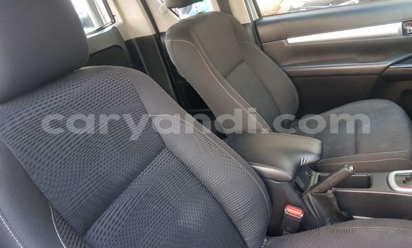 Acheter Occasion Voiture Toyota Hilux Gris à Chipata, Zambie Acheter Occasion Voiture Toyota Hilux Gris à Chipata, Zambie