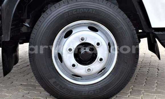 Buy Used Isuzu Trooper White Car in Import - Dubai in Zambia Buy Used Isuzu Trooper White Car in Import - Dubai in Zambia