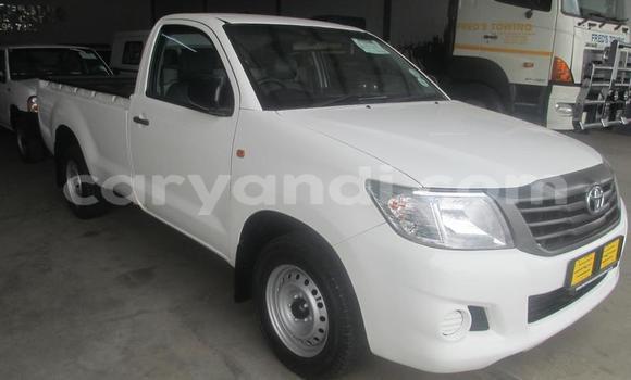 Acheter Import Voiture Toyota Hilux Blanc à Import - Dubai, Zambie