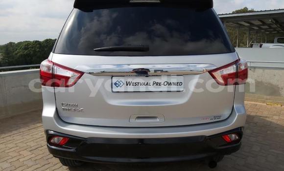 Buy Used Isuzu MU-X Silver Car in Chingola in Zambia Buy Used Isuzu MU-X Silver Car in Chingola in Zambia