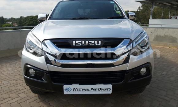 Buy Used Isuzu MU-X Silver Car in Chingola in Zambia Buy Used Isuzu MU-X Silver Car in Chingola in Zambia