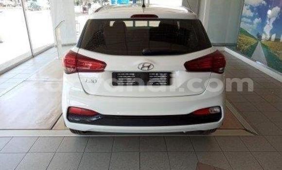 Buy Used Hyundai i20 White Car in Choma in Southern