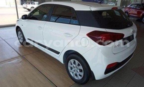 Nunua Ilio tumika Hyundai i20 Nyeupe Gari ndani ya Chama nchini Kusini Nunua Ilio tumika Hyundai i20 Nyeupe Gari ndani ya Chama nchini Kusini