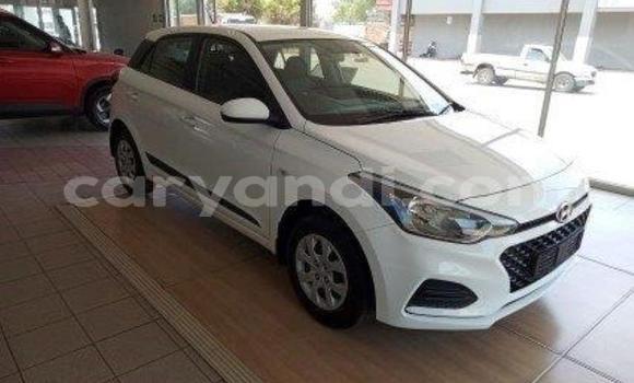 Nunua Ilio tumika Hyundai i20 Nyeupe Gari ndani ya Chama nchini Kusini Nunua Ilio tumika Hyundai i20 Nyeupe Gari ndani ya Chama nchini Kusini