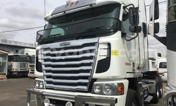 Acheter Occasion Utilitaire DAF CF Blanc à Chipata, Zambie Acheter Occasion Utilitaire DAF CF Blanc à Chipata, Zambie