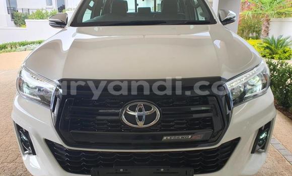 Acheter Occasion Voiture Toyota Hilux Blanc à Lusaka, Zambie Acheter Occasion Voiture Toyota Hilux Blanc à Lusaka, Zambie